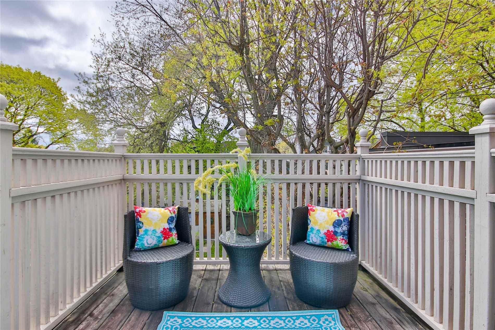 Patio 325