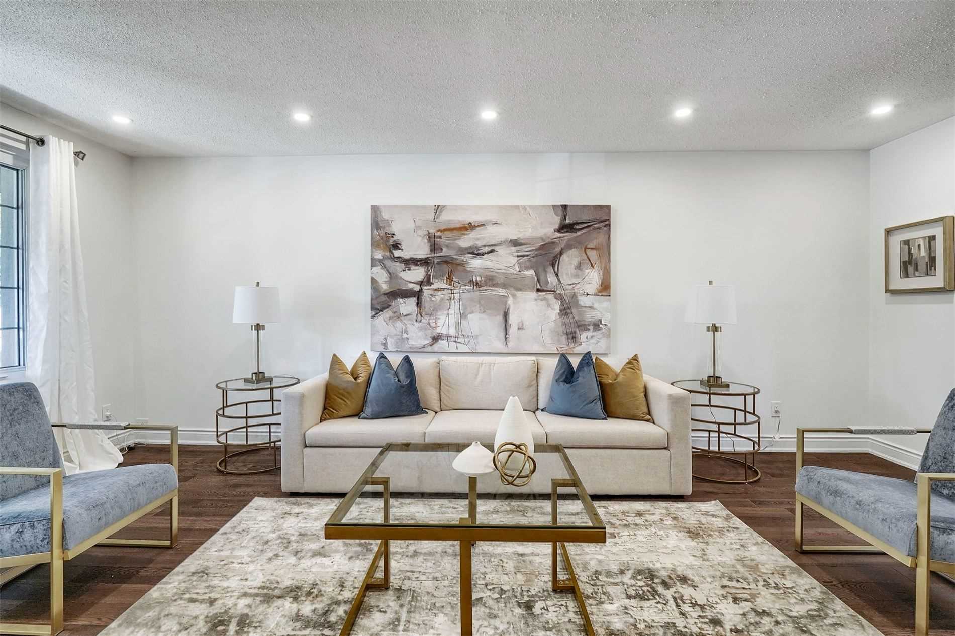 Contemporary Staging