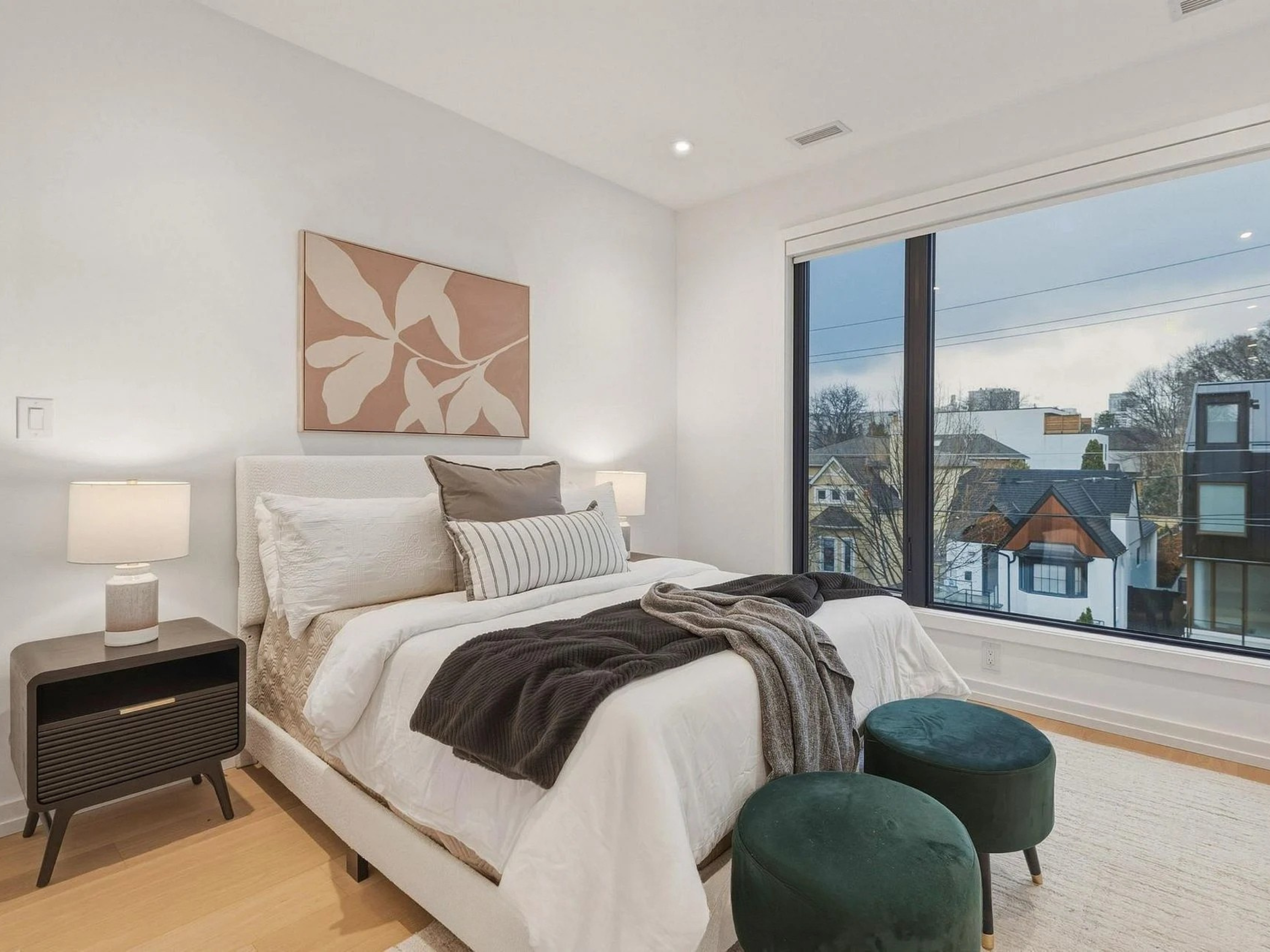 Bedroom 09