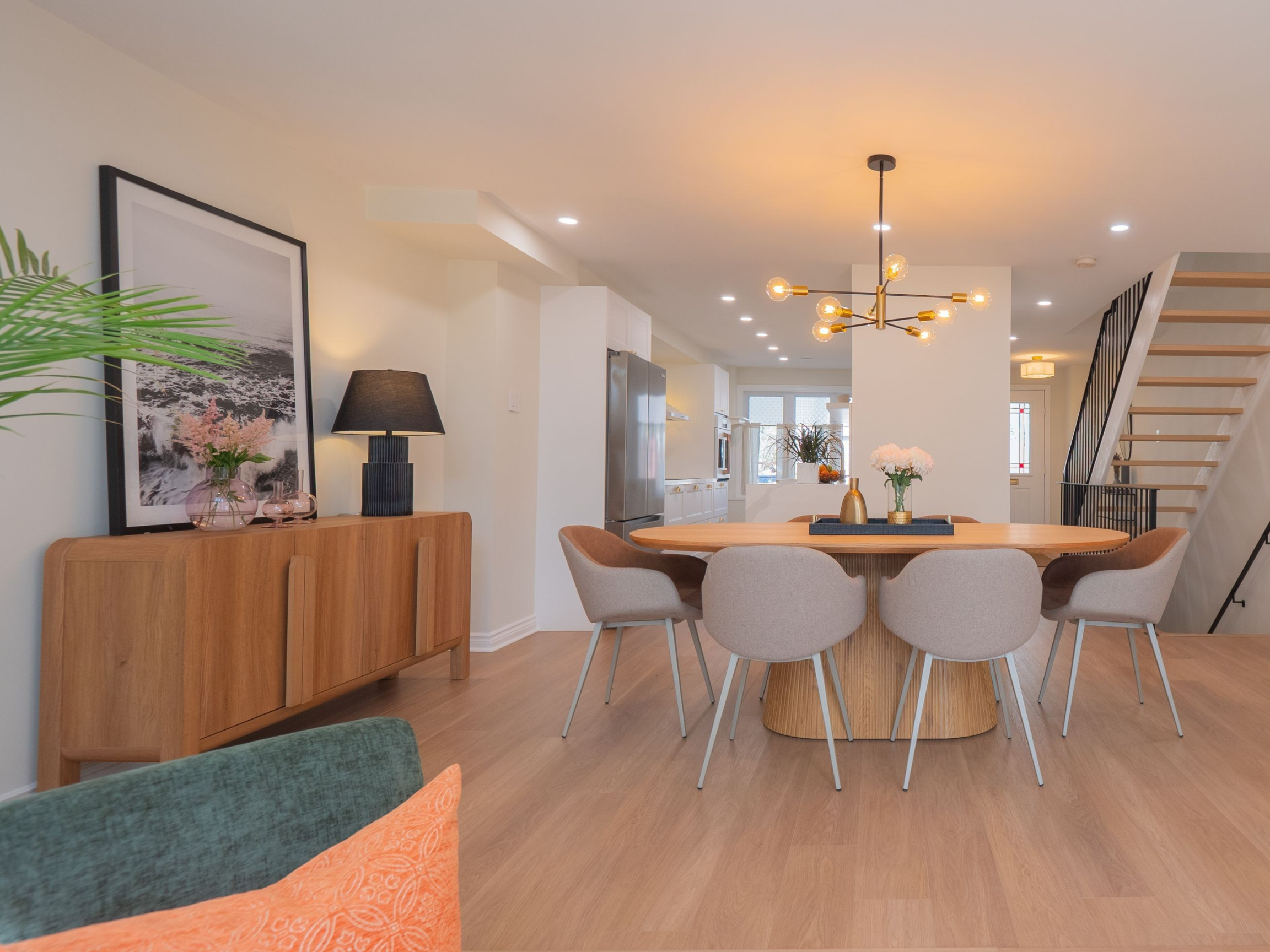 Dining Area 100