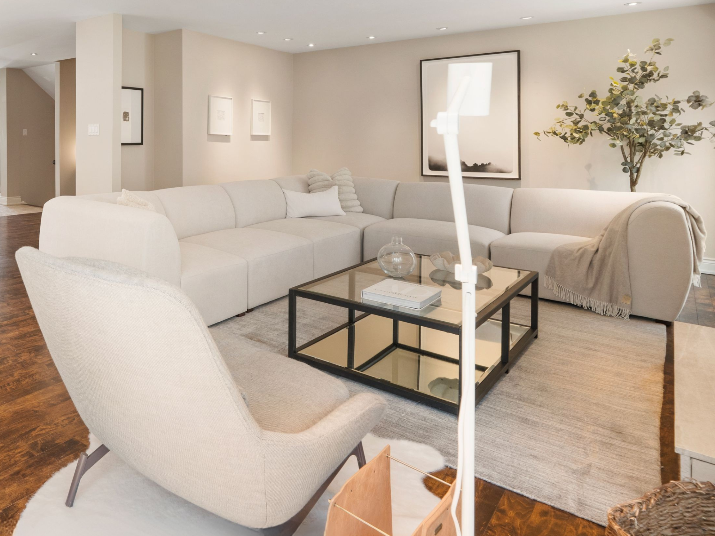 Living room 407