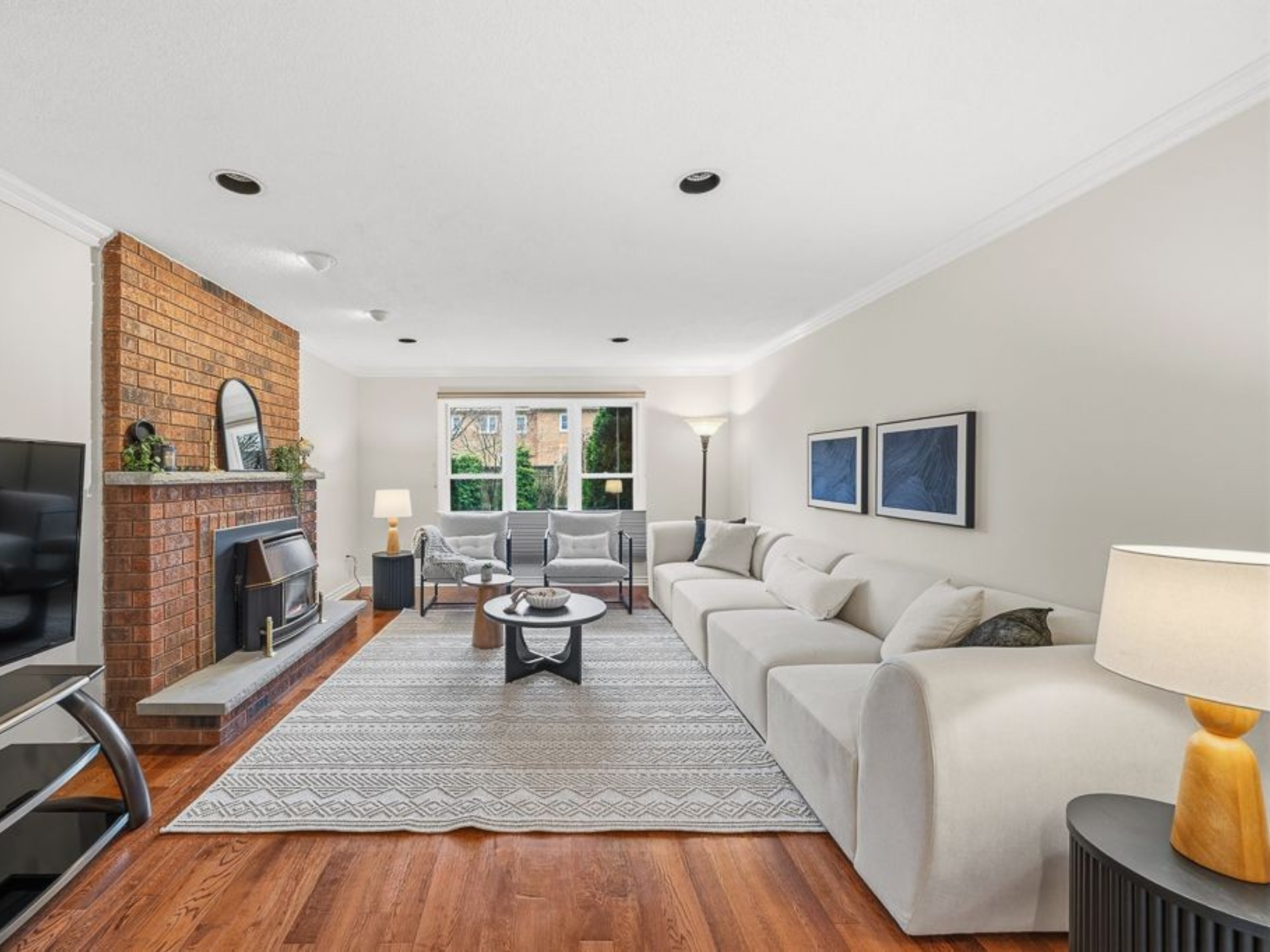 Family room 100